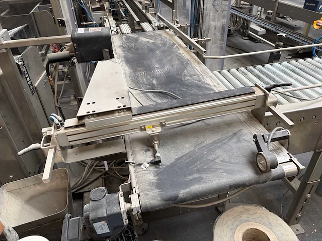 2007 - rovema eti 443 automatische tray-/displayverpakkingsmachine - afbeelding 50 van  279