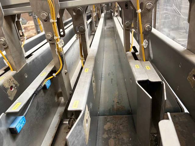 2007 - rovema eti 443 automatische tray-/displayverpakkingsmachine - afbeelding 172 van  279