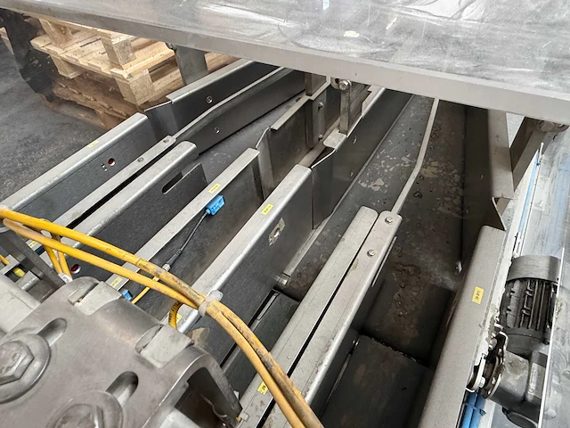 2007 - rovema eti 443 automatische tray-/displayverpakkingsmachine - afbeelding 80 van  279