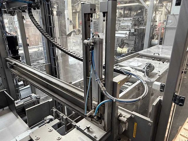 2007 - rovema eti 443 automatische tray-/displayverpakkingsmachine - afbeelding 101 van  279