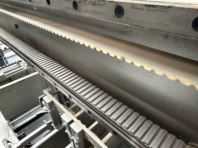 2007 - rovema eti 443 automatische tray-/displayverpakkingsmachine - afbeelding 103 van  279