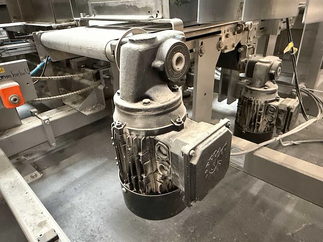 2007 - rovema eti 443 automatische tray-/displayverpakkingsmachine - afbeelding 111 van  279