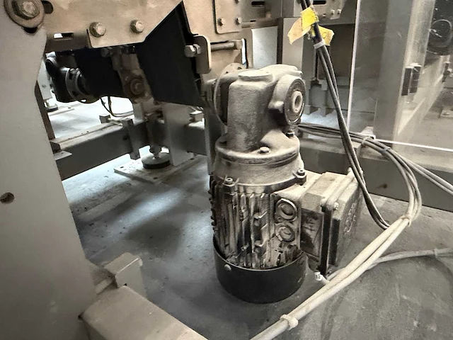 2007 - rovema eti 443 automatische tray-/displayverpakkingsmachine - afbeelding 268 van  279