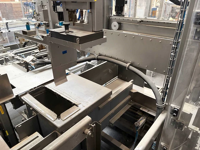 2007 - rovema eti 443 automatische tray-/displayverpakkingsmachine - afbeelding 123 van  279