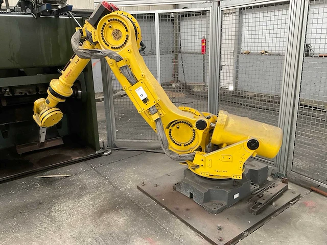 2007-11 fanuc r-2000ib 210f transportrobot - afbeelding 1 van  37