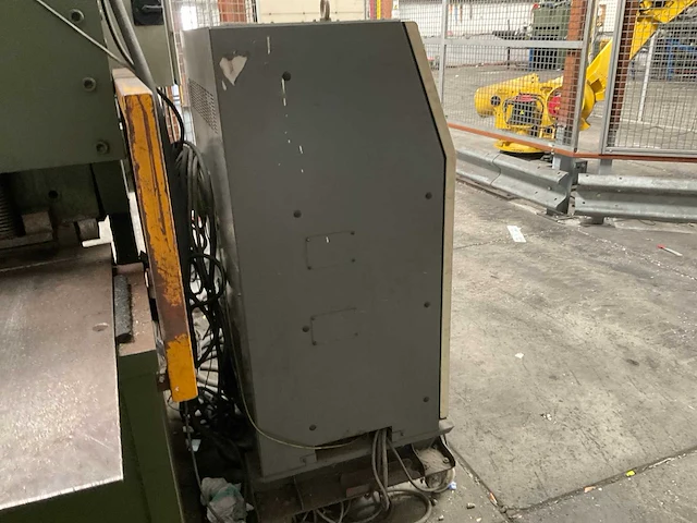 2007-11 fanuc r-2000ib 210f transportrobot - afbeelding 14 van  37