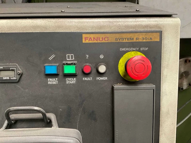 2007-11 fanuc r-2000ib 210f transportrobot - afbeelding 17 van  37