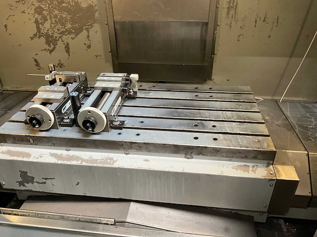 2007 accuway um-110h verticale cnc -bewerkingscentra - afbeelding 17 van  20