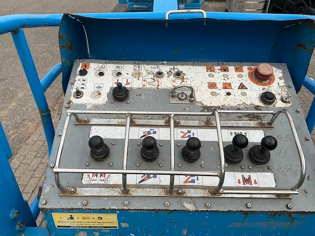 2007 aichi sr18a hoogwerker - afbeelding 15 van  30