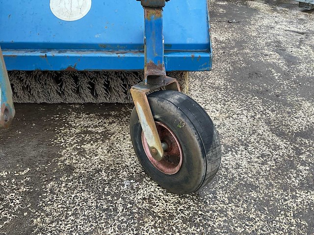 2007 ap machinebouw vhz 2750 veegmachine / rolbezem - afbeelding 8 van  9