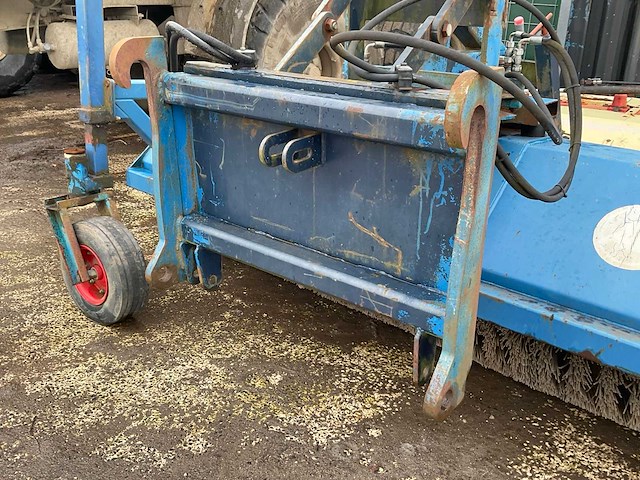 2007 ap machinebouw vhz 2750 veegmachine - afbeelding 7 van  9
