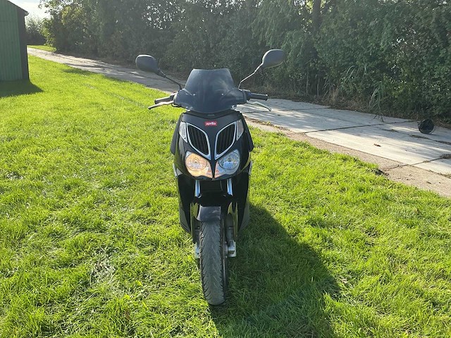 2007 aprilia - sportcity 200 - - motorfiets - afbeelding 5 van  8