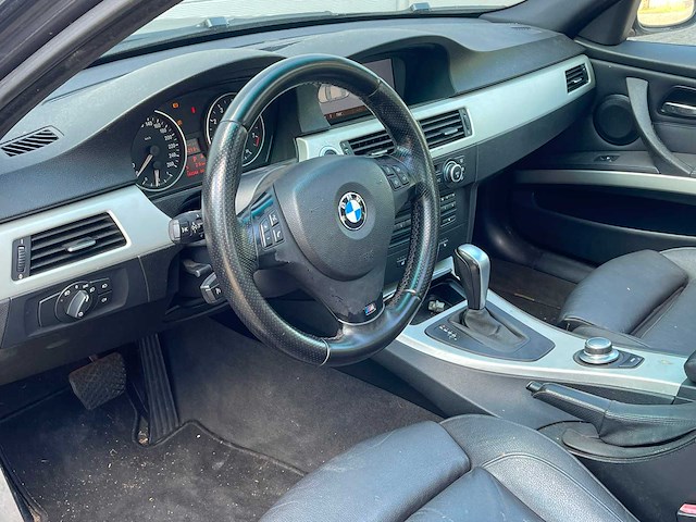2007 bmw 3-serie 330i automaat high executive personenauto - afbeelding 13 van  17