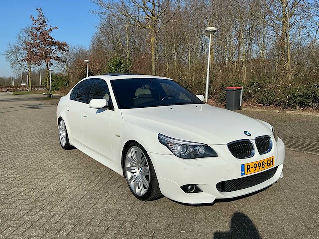 2007 bmw 5-serie 550i high executive personenauto - afbeelding 10 van  45