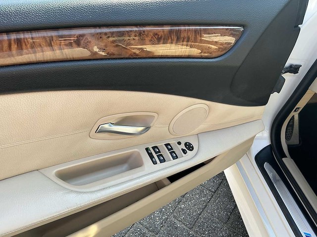 2007 bmw 5-serie 550i high executive personenauto - afbeelding 13 van  45