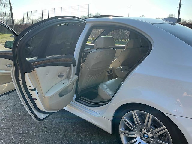 2007 bmw 5-serie 550i high executive personenauto - afbeelding 20 van  45