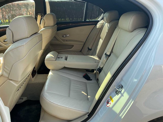 2007 bmw 5-serie 550i high executive personenauto - afbeelding 26 van  45