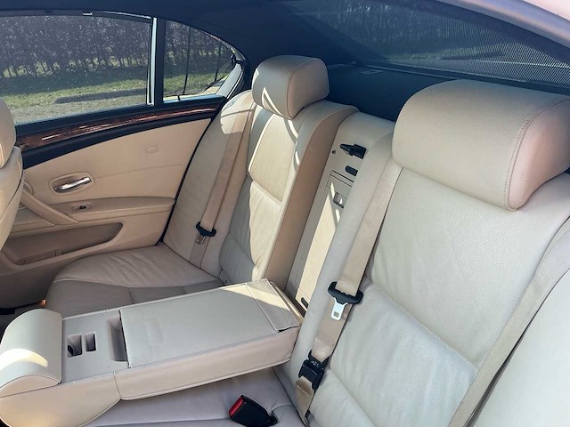 2007 bmw 5-serie 550i high executive personenauto - afbeelding 27 van  45