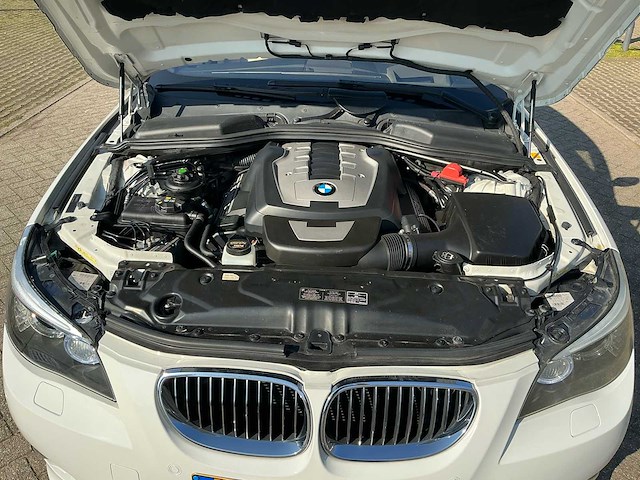 2007 bmw 5-serie 550i high executive personenauto - afbeelding 36 van  45