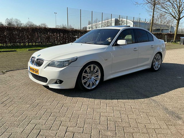 2007 bmw 5-serie 550i high executive personenauto - afbeelding 3 van  45