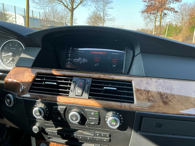 2007 bmw 5-serie 550i high executive personenauto - afbeelding 44 van  45