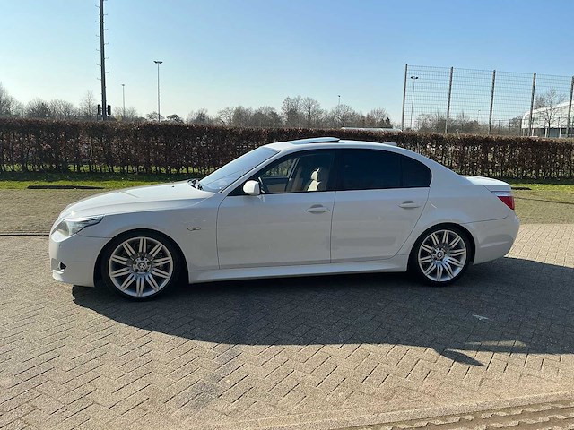 2007 bmw 5-serie 550i high executive personenauto - afbeelding 4 van  45