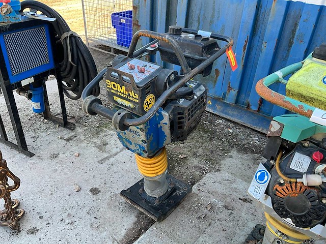 2007 bomag bt 60/4 trilstamper - afbeelding 1 van  5