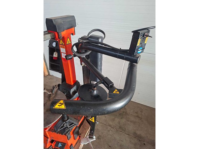 2007 boxer super lx-24” banden de-en montageapparaat - afbeelding 9 van  11