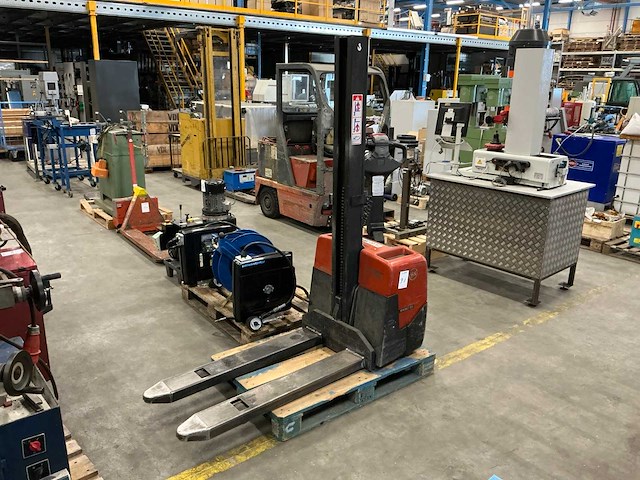 2007 bt hwe 100 stapelaar - afbeelding 1 van  14