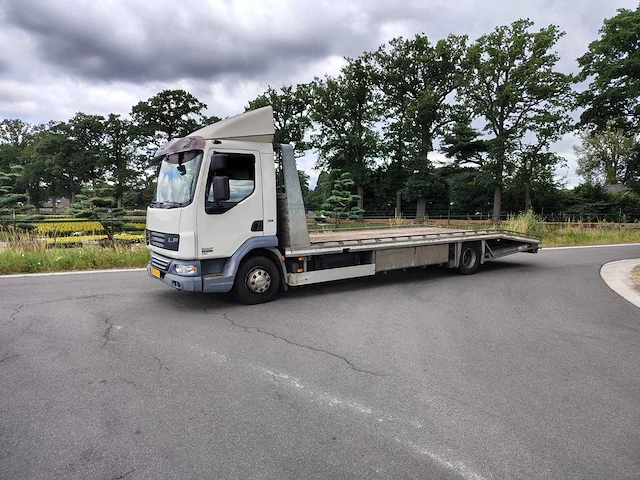 2007 daf lf45.220 4x2 machine-/oprijwagen euro 5 automaat - afbeelding 1 van  23