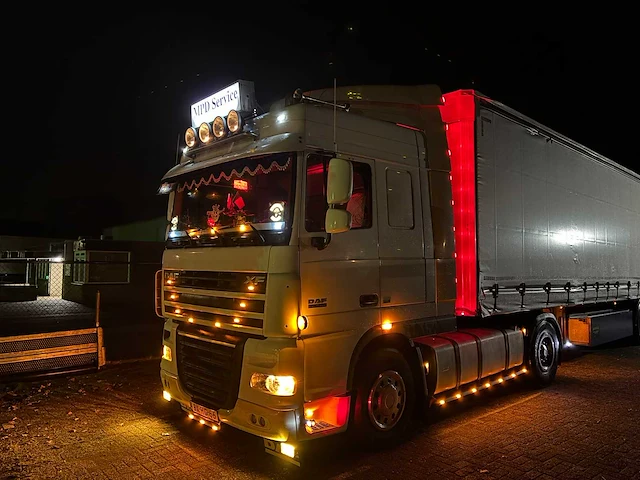 2007 daf xf 105 space cab luxe automaat - afbeelding 25 van  33