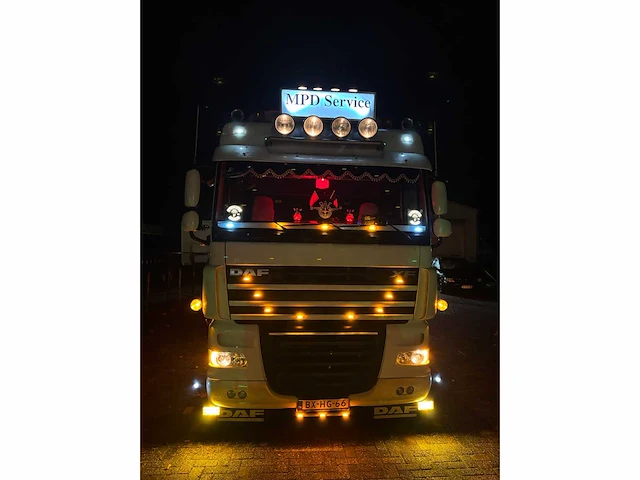 2007 daf xf 105 space cab luxe automaat - afbeelding 26 van  33