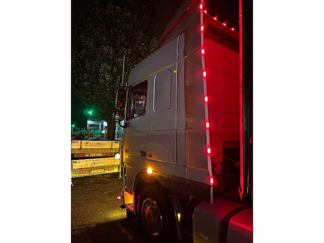 2007 daf xf 105 space cab luxe automaat - afbeelding 27 van  33
