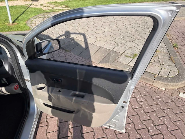 2007 daihatsu sirion 2 1.0-12v trend personenauto - afbeelding 39 van  56