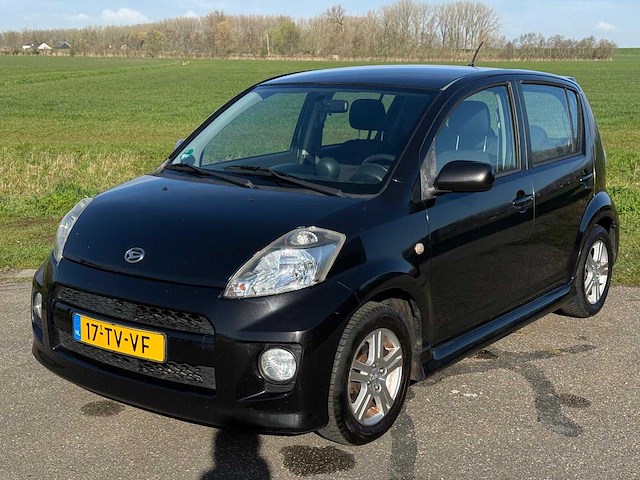 2007 daihatsu sirion 2 1.3-16v comfort personenauto - afbeelding 1 van  12