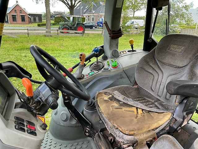 2007 deutz-fahr agrotron k120 vierwielaangedreven landbouwtractor met voorlader - afbeelding 26 van  31