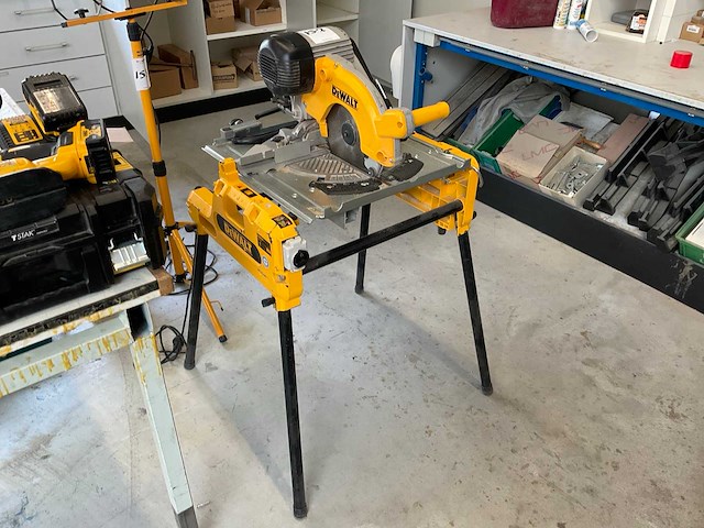 2007 dewalt dw743 afkortcirkelzaagmachine - afbeelding 2 van  7