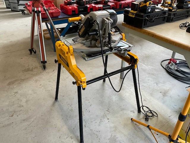 2007 dewalt dw743 afkortcirkelzaagmachine - afbeelding 3 van  7