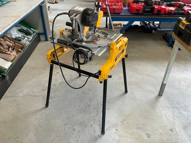 2007 dewalt dw743 afkortcirkelzaagmachine - afbeelding 4 van  7