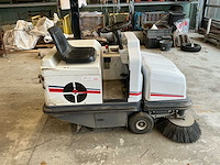 2007 dulevo 1100 zelfrijdende veegmachine - afbeelding 6 van  23