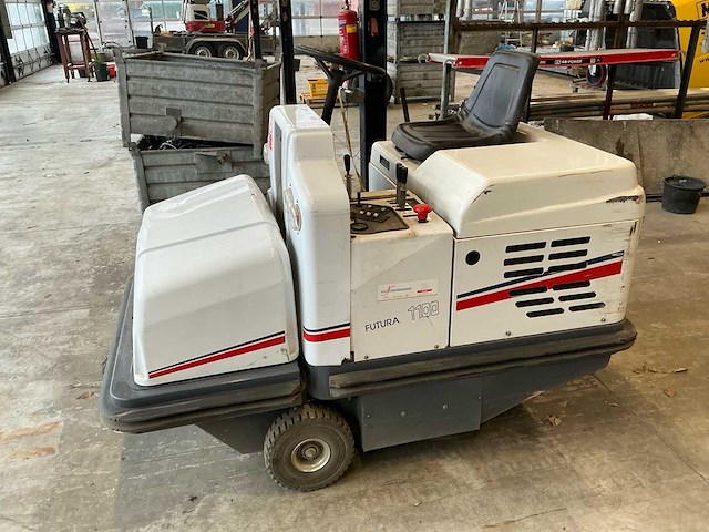 2007 dulevo 1100 zelfrijdende veegmachine - afbeelding 1 van  23