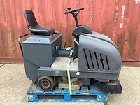 2007 duster dml 1b straatveegmachine - afbeelding 1 van  8