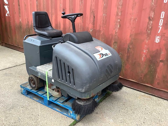 2007 duster dml 1b straatveegmachine - afbeelding 2 van  8