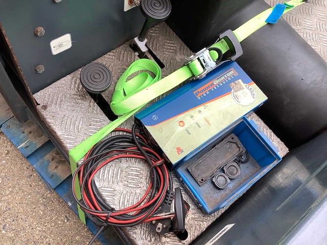 2007 duster dml 1b straatveegmachine - afbeelding 6 van  8