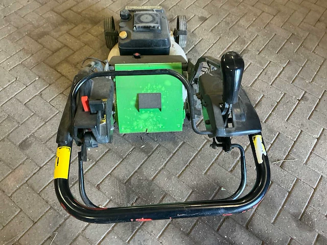 2007 etesia professionele benzine grasmaaier met kawasaki fc180v motor - afbeelding 6 van  6
