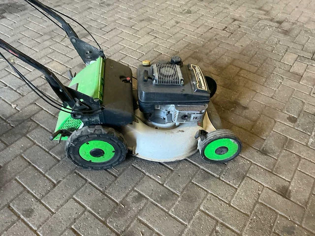 2007 etesia professionele benzine grasmaaier met kawasaki fc180v motor - afbeelding 4 van  6