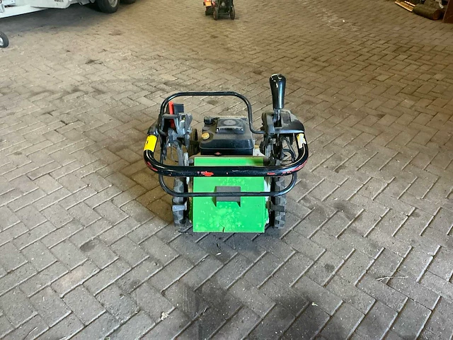 2007 etesia professionele benzine grasmaaier met kawasaki fc180v motor - afbeelding 5 van  6