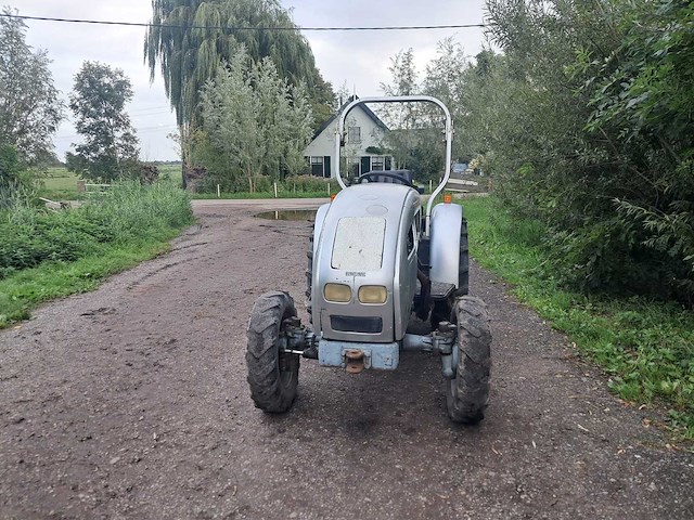 2007 eurotrac - f25-ii 4wd - compacttractor met weidesleep - afbeelding 4 van  7