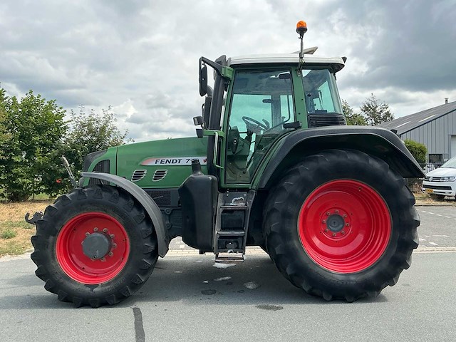 2007 fendt 712 vario vierwielaangedreven landbouwtractor - afbeelding 12 van  40