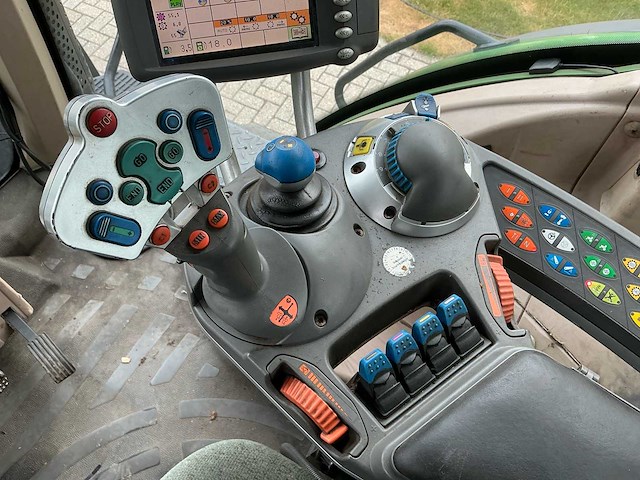 2007 fendt 933 vierwielaangedreven landbouwtractor - afbeelding 40 van  42